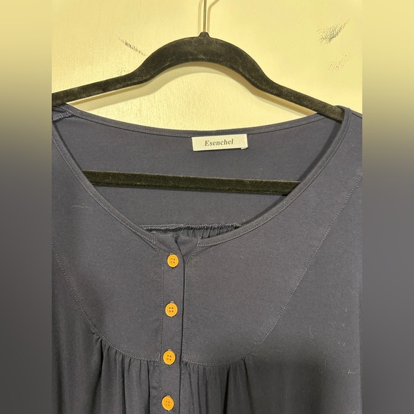 Woman’s long sleeve blouse - Picture 3 of 6